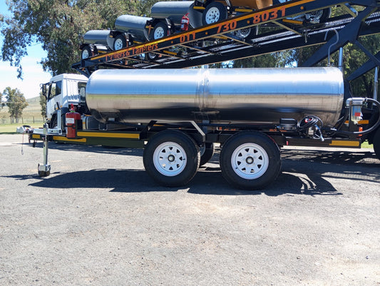 2000 Liter Stainless Steel Tanker Trailer