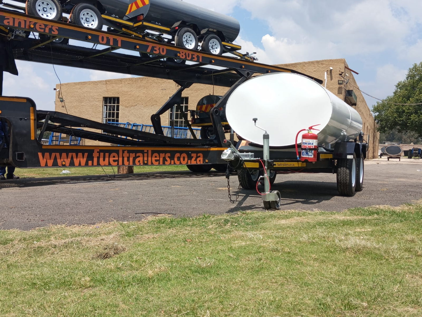 2500 Liter metal tanker trailer
