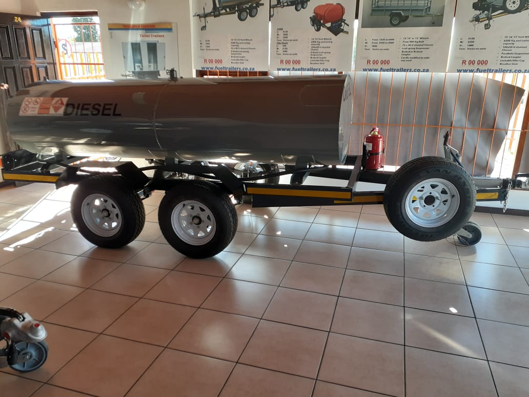 2500 Liter metal tanker trailer