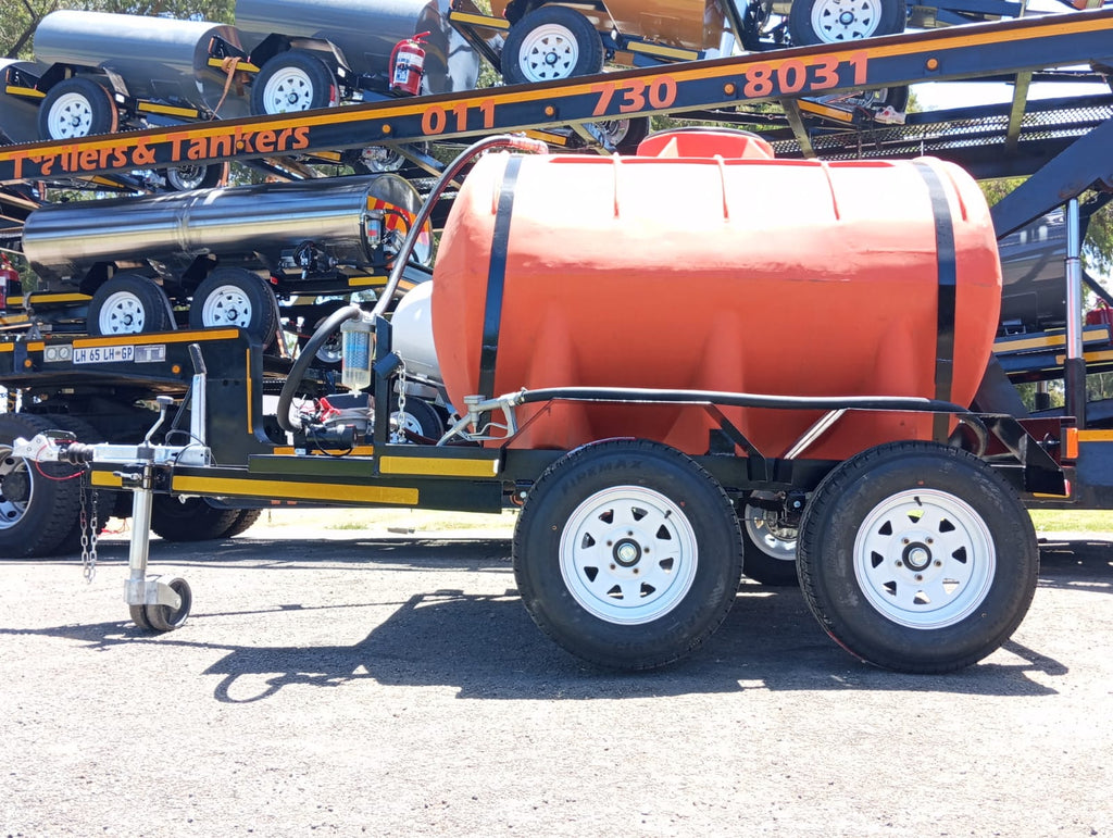 2500 liter Polyurathane plastic tanker