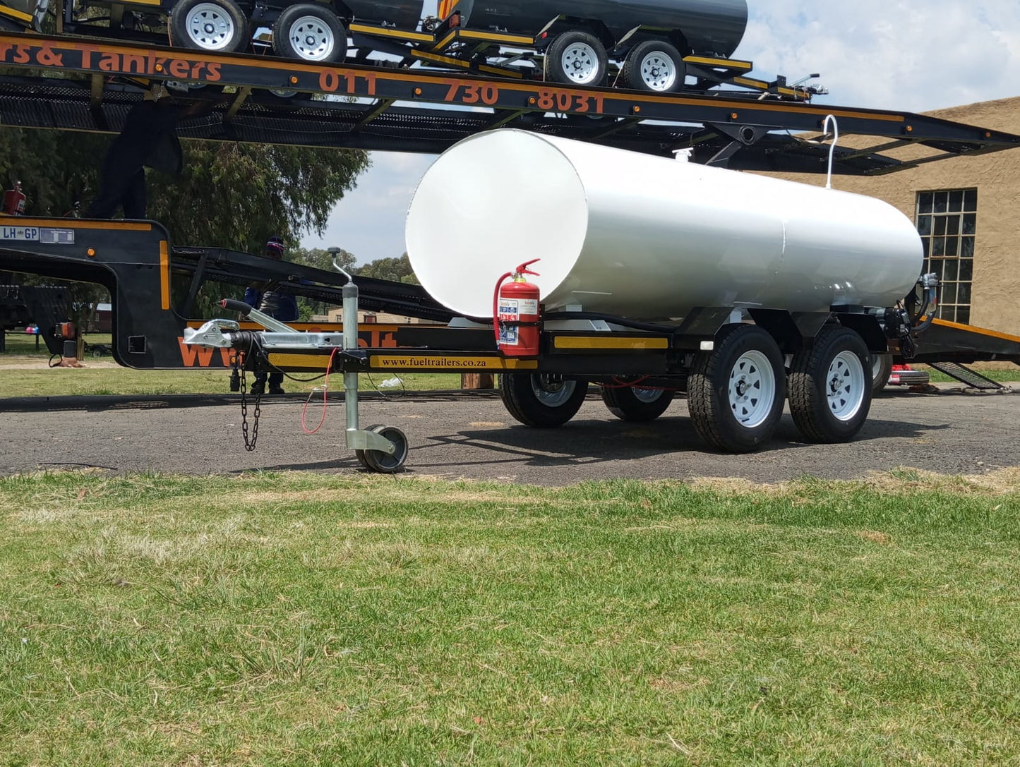 2500 Liter metal tanker trailer