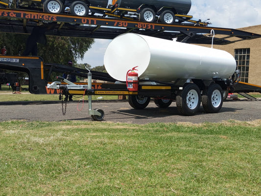 2500 Liter metal tanker trailer